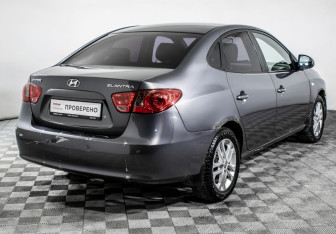 Подержанный автомобиль Hyundai Elantra Sedan 2008 года (5 фото)
