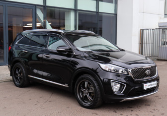 Подержанный автомобиль Kia Sorento 2017 года (3 фото)