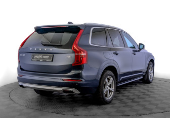 Подержанный автомобиль Volvo XC90 2020 года (5 фото)