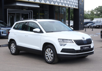 Подержанный автомобиль Skoda Karoq 2022 года (3 фото)