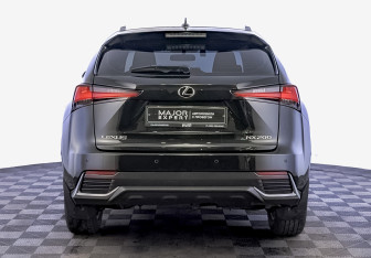 Подержанный автомобиль Lexus NX 2020 года (6 фото)