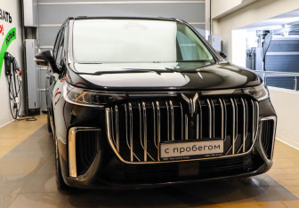 Подержанный автомобиль Voyah Dream 2023 года (3 фото)