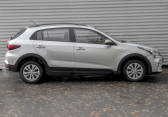 Подержанный автомобиль Kia Rio Hatchback 2021 года (4 фото)