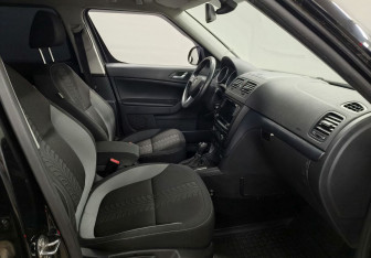 Подержанный автомобиль Skoda Yeti 2015 года (9 фото)