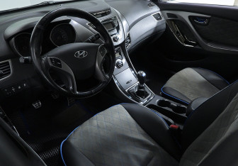 Подержанный автомобиль Hyundai Elantra Sedan 2012 года (7 фото)