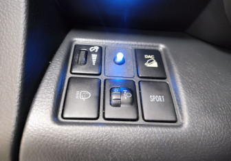 Подержанный автомобиль Toyota RAV4 2011 года (16 фото)