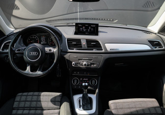 Подержанный автомобиль Audi Q3 2016 года (11 фото)