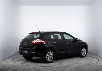Подержанный автомобиль Renault Megane Hatchback 2013 года (5 фото)