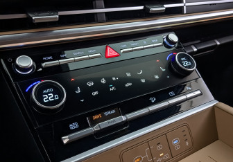 Подержанный автомобиль Hyundai Santa Fe 2024 года (21 фото)