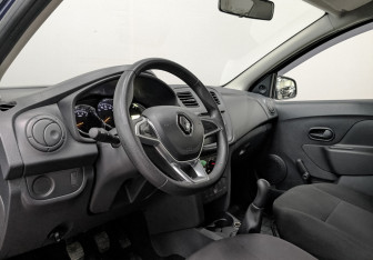 Подержанный автомобиль Renault Logan Sedan 2019 года (15 фото)