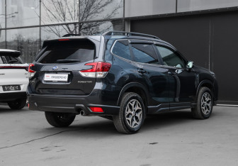 Подержанный автомобиль Subaru Forester Suv 2018 года (4 фото)