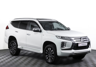 Подержанный автомобиль Mitsubishi Montero Sport 2022 года (3 фото)