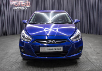 Подержанный автомобиль Hyundai Solaris Sedan 2013 года (2 фото)