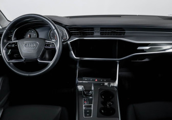 Подержанный автомобиль Audi A6 Sedan 2020 года (12 фото)