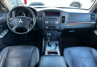 Подержанный автомобиль Mitsubishi Pajero 2008 года (9 фото)