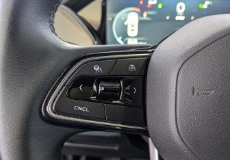 Подержанный автомобиль Geely Monjaro 2023 года (18 фото)