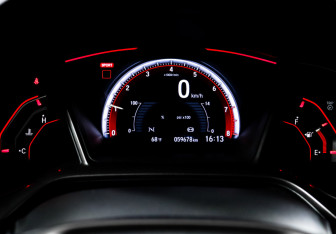 Подержанный автомобиль Honda Civic Type R Hatchback 2019 года (11 фото)