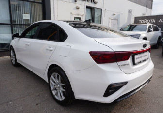 Подержанный автомобиль Kia Cerato Sedan 2019 года (7 фото)