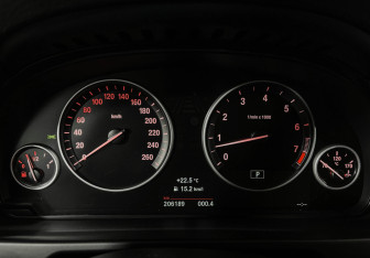 Подержанный автомобиль BMW X5 2016 года (13 фото)