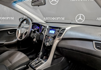 Подержанный автомобиль Hyundai i30 Hatchback 2014 года (11 фото)
