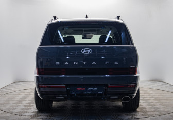 Подержанный автомобиль Hyundai Santa Fe 2025 года (4 фото)