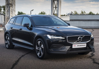 Подержанный автомобиль Volvo V60 Cross Country 2020 года (3 фото)