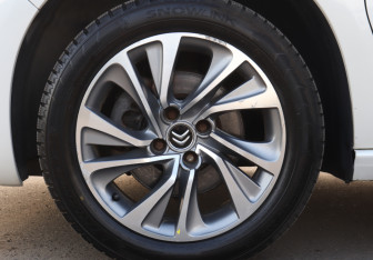 Подержанный автомобиль Citroen DS4 2015 года (17 фото)