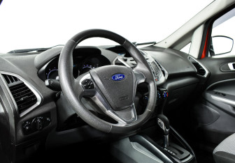 Подержанный автомобиль Ford EcoSport 2016 года (10 фото)