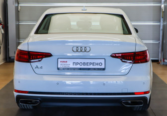 Подержанный автомобиль Audi A4 Sedan 2019 года (5 фото)