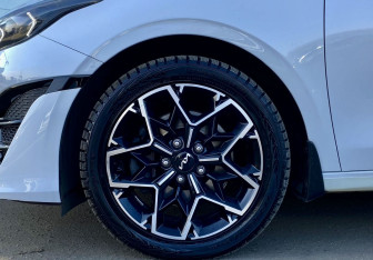 Подержанный автомобиль Kia Ceed Wagon 2021 года (9 фото)