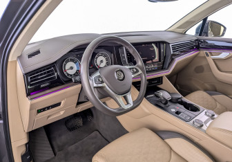 Подержанный автомобиль Volkswagen Touareg 2019 года (16 фото)