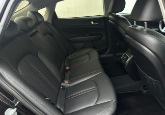 Подержанный автомобиль Kia Optima Sedan 2020 года (14 фото)