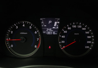 Подержанный автомобиль Hyundai Solaris Hatchback 2011 года (16 фото)