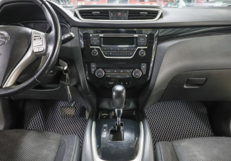 Подержанный автомобиль Nissan Qashqai 2016 года (17 фото)