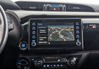 Подержанный автомобиль Toyota Hilux 2021 года (15 фото)