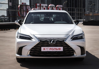 Новый Lexus ES 2025 (2 фото)