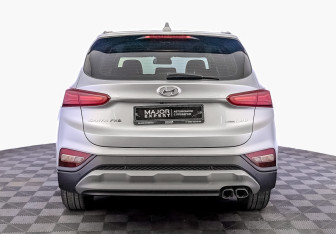 Подержанный автомобиль Hyundai Santa Fe 2019 года (6 фото)