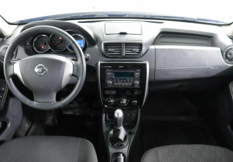Подержанный автомобиль Nissan Terrano 2016 года (7 фото)