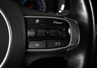 Подержанный автомобиль Kia K5 2020 года (28 фото)