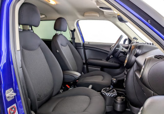 Подержанный автомобиль MINI Countryman 2015 года (23 фото)