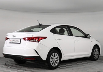 Подержанный автомобиль Hyundai Solaris Sedan 2021 года (5 фото)