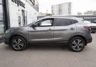 Подержанный автомобиль Nissan Qashqai 2021 года (8 фото)
