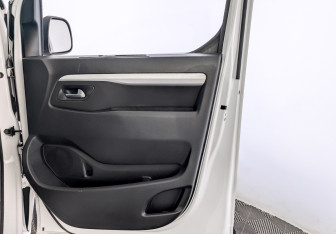 Подержанный автомобиль Citroen SpaceTourer 2020 года (26 фото)