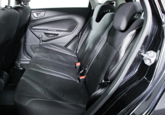 Подержанный автомобиль Ford Fiesta Hatchback 2015 года (11 фото)