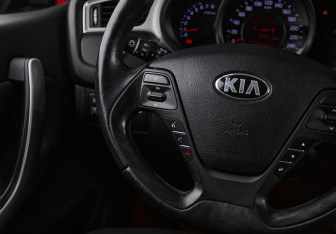 Подержанный автомобиль Kia Ceed Hatchback 2016 года (9 фото)