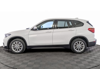 Подержанный автомобиль BMW X1 2018 года (8 фото)