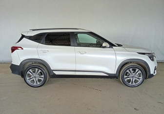 Подержанный автомобиль Kia Seltos 2021 года (8 фото)