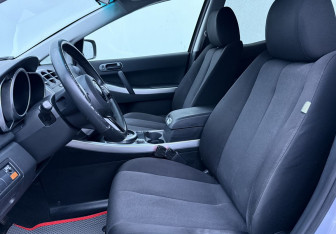 Подержанный автомобиль Mazda CX-7 2007 года (10 фото)