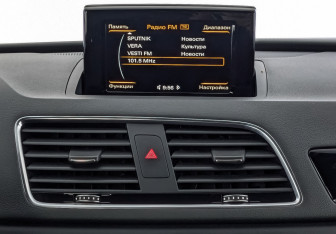 Подержанный автомобиль Audi Q3 2017 года (17 фото)