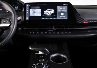 Подержанный автомобиль Changan UNI-S 2024 года (14 фото)